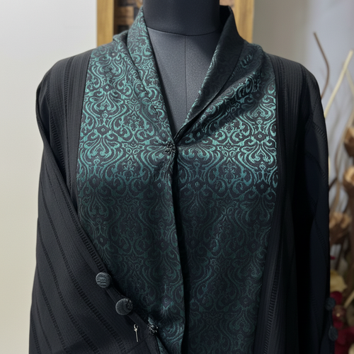 Abaya Shawl Collar Closeup